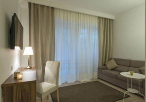 My Secret Home in Rome with Garden