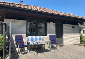 Mysigt boende i Åhus med egen ingång, terass, wifi, tvättmaskin & parkering!