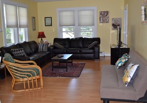 Narragansett Beach & Seawall Across The Street! Beach Passes Included