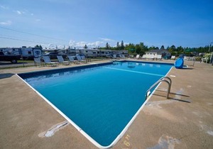 Narrows Too Camping Resort Cottage 11