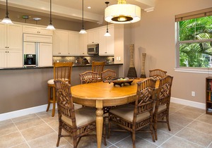 Near Pauoa Bay Sunny Kulalani Getaway w/Lanai, Pools & Amenities Galore