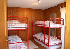 Neat apartment for 7 pers. 2 bedrooms, free pool access, nice view