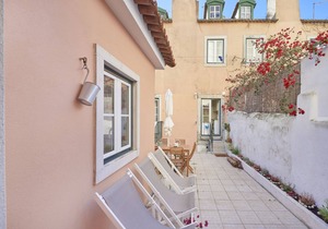 NEW! Amazing Aparment with Lovely Terrace in Historical Lisbon