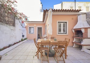 NEW! Amazing Aparment with Lovely Terrace in Historical Lisbon