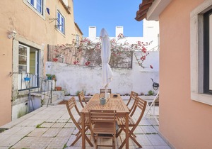 NEW! Amazing Aparment with Lovely Terrace in Historical Lisbon