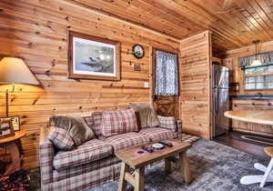NEW! Charming cabin on Cisco Chain of Lakes