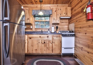 NEW! Charming cabin on Cisco Chain of Lakes