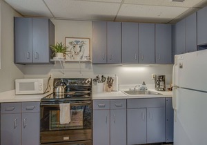 New Listing! - 1 Bedroom apt in Music Row, Historic Building!