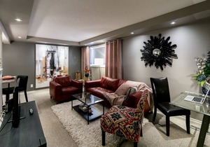 New & Modern 2 Bedroom Suite b/w Downtown & WEM
