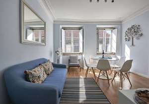 NEW! River View Elegant Apartment - Historical Lisbon
