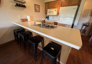 New! Treetop Retreat: 1 Mile from Silver Dollar City