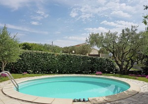 New villa, round swimmingpool, beautiful view