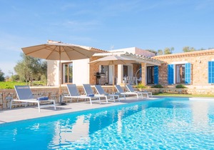 Newly built finca with private pool, quiet location