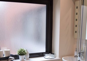 Newly refurbished, Greater London. Apartment 12