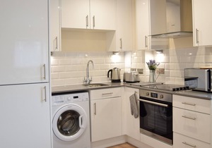 Newly refurbished, Greater London. Apartment 12