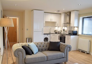 Newly refurbished, Greater London. Apartment 12