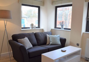 Newly refurbished, Greater London. Apartment 6