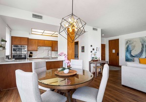🏖️Newly Renovated | Gorgeous Condo & Location | Concierge Included!