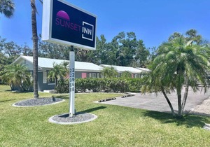 Newly Renovated Charlotte Harbor - Sunset Inn #4