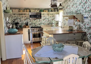 Newly Rentable, Romantic Cottage, One Block from the Beach