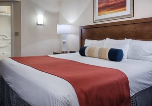 Newport,RI Down Town 2 Br Wyndham Longwharf Rentals-For Summer/Holidays