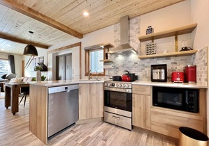 NewReno Spectacula MountainView KingBed Jacuzzi Chalet