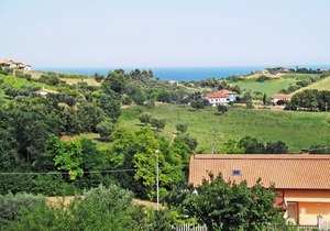 Nice apartment for 6 guests with hot tub, pool, WIFI, TV, terrace, pets allowed and parking