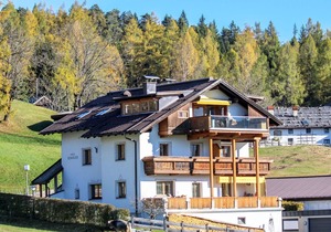 Nice apartment for 4 guests with WIFI, TV, terrace, pets allowed, panoramic view and parking