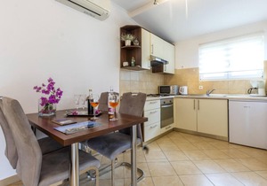 Nice apartment in Kastel Novi with WiFi