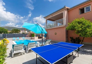 Nice apartment in Kastel Novi with WiFi
