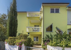 Nice apartment in Stinjan