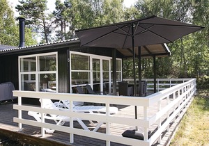 Nice home in Aakirkeby with WiFi