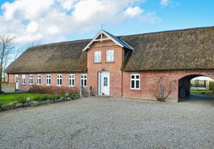 Nice home in Bredebro with WiFi