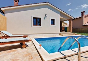 Nice Home In Liznjan With Wifi