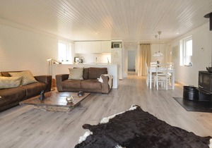 Nice home in øster assels with WiFi