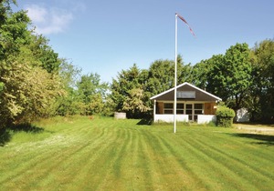 Nice home in øster assels with WiFi