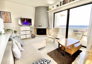 Nice Seafront Flat - Beach, Port & Athens Airport