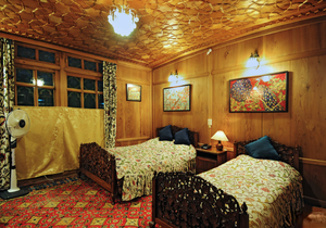 Nigeen Beauty Houseboats