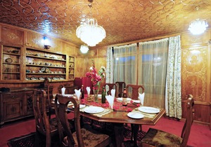 Nigeen Beauty Houseboats