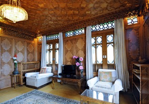 Nigeen Beauty Houseboats