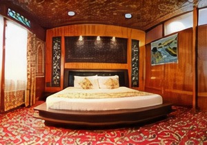 Nigeen Heritage Houseboats