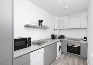 Nightingale - Minutes from the beach and bars!