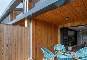 No.3 Long Barn - Three Bedroom House, Sleeps 6