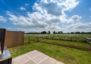 No.3 Long Barn - Three Bedroom House, Sleeps 6