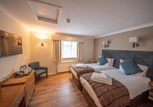 Norfolk Arms Hotel