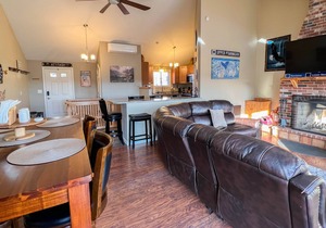 North Conway "Hidden Gem" with Panoramic Views!