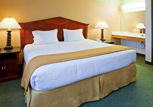 Norwood Inn Eagan - 1 King Bed Non Smoking