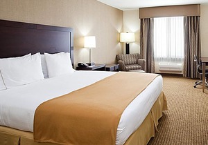 Norwood Inn Eagan - 1 King Bed Accessible Non Smoking