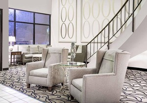 Norwood Inn & Suites La Crosse - Deluxe 1 King Suite with Jacuzzi Oversized NS