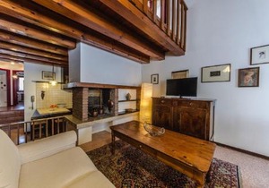Novalesi Red House